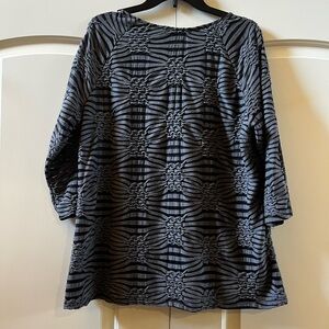 Gray w/black underlay Dress Barn tunic XL